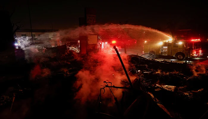 Big Los Angeles wildfire switches direction, posing new threat despite winds easing 1 584789 7689519 updates