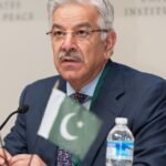Khawaja Muhammad Asif December 2015 cropped