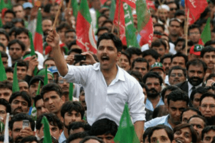 LHC Orders Decision on PTI's Minar-e-Pakistan Rally