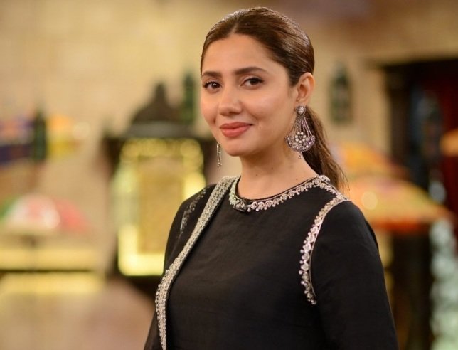 Mahira Khan in Yaar Julahay 1