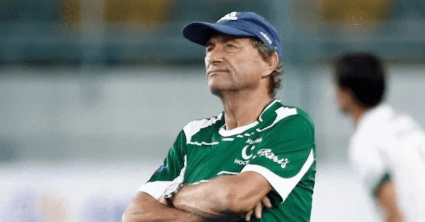 Pakistan Hockey Team Loses Coach.