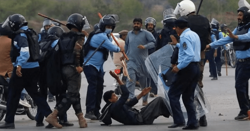 PTI Workers Clash with Police at Attock Bridge Amid Protest Preparations 1 Protest turns violent