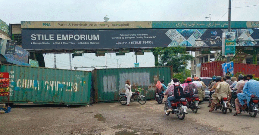 Traffic Disruptions as Police Block Routes in Islamabad and Rawalpindi Amid PTI and JI Protest