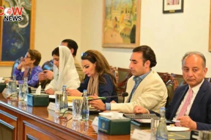 Pak Delegation Arrives in UK After US Visit