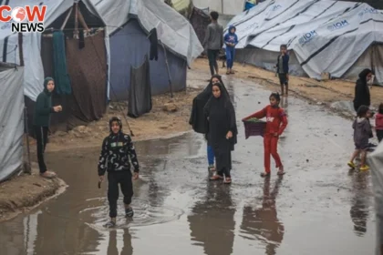 Israel Halts Aid to Gaza as Palestinians Face Winter Crisis