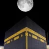Moon to Appear Directly Above the Kaaba Tonight