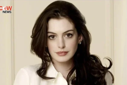 Anne Hathaway Receives Quran Gift From Fan