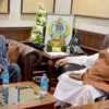 Achakzai, Fazl Meet on Political Future Strategy - The COW News