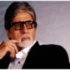 Fan Collapses Outside Amitabh Bachchan’s Mumbai Home - The COW News