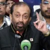 Farooq Sattar Warns Govt Over MQM Demands Issue - The COW News