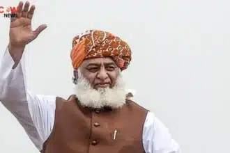 Fazl Ur Rehman Urges Action Committee to Delay Steps - The COW News