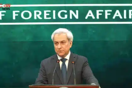 Pakistan Rejects Exit Claims From Iran-US Peace Efforts - The COW News