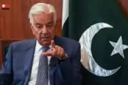 Khawaja Asif Opposes Imran Khan's Hospital Transfer - The COW News