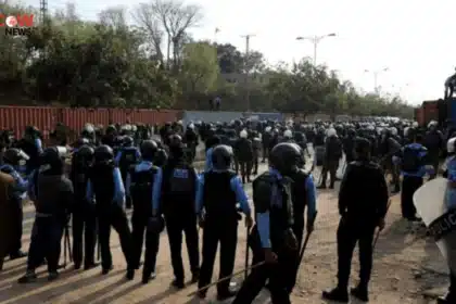 PTI Long March: Islamabad Police Seek 16,000 Personnel From Punjab - The COW News