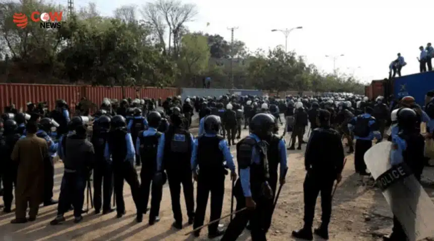 PTI Long March: Islamabad Police Seek 16,000 Personnel From Punjab 1 PTI Long March: Islamabad Police Seek 16,000 Personnel From Punjab - The COW News