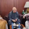Achakzai Urges Opposition to Accept PM’s Dialogue Offer - The COW News