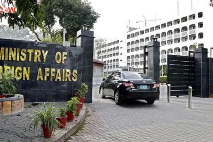 Pakistan Protests Fatal BSF Firing Along Border - The COW News