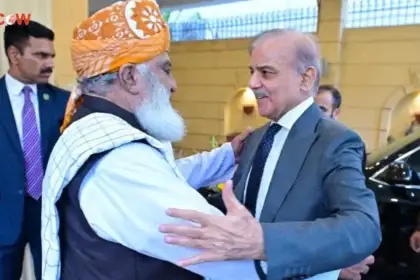 Shehbaz Sharif Calls Fazlur Rehman Over PTI Long March - The COW News